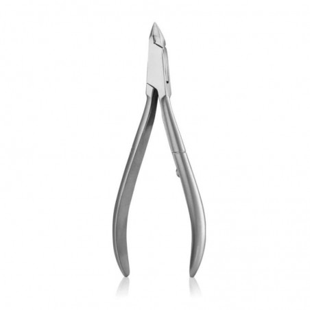 Kost Professional Cuticle Nippers in Stainless Steel